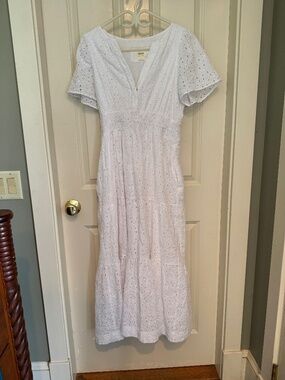 Beautiful White Eyelet Lace Maxi Dress